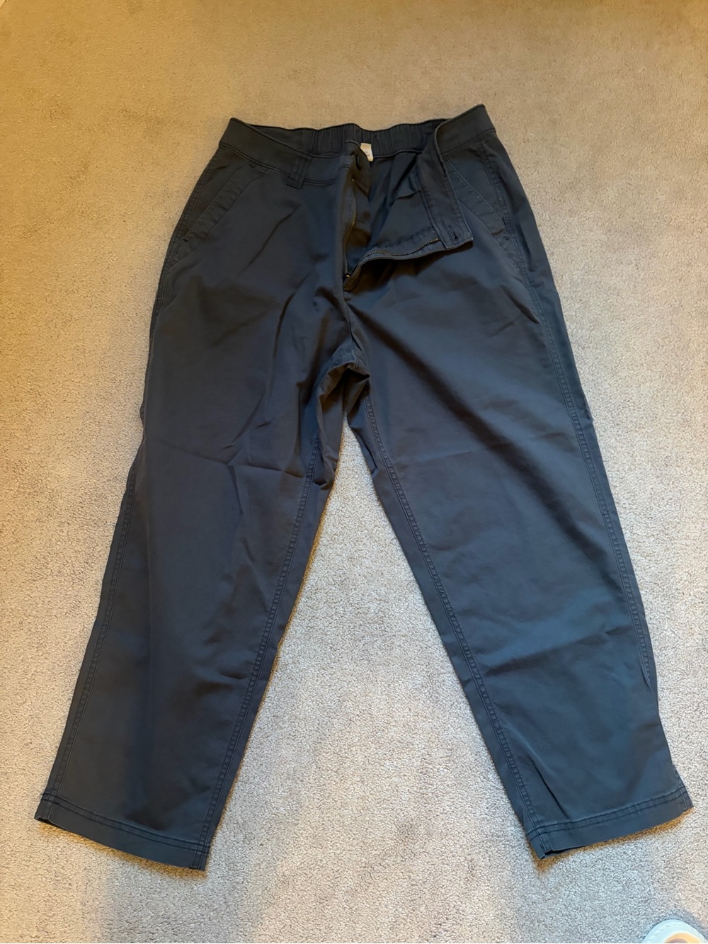 Old Navy women high rise OG chino pant size large grey color in great condition